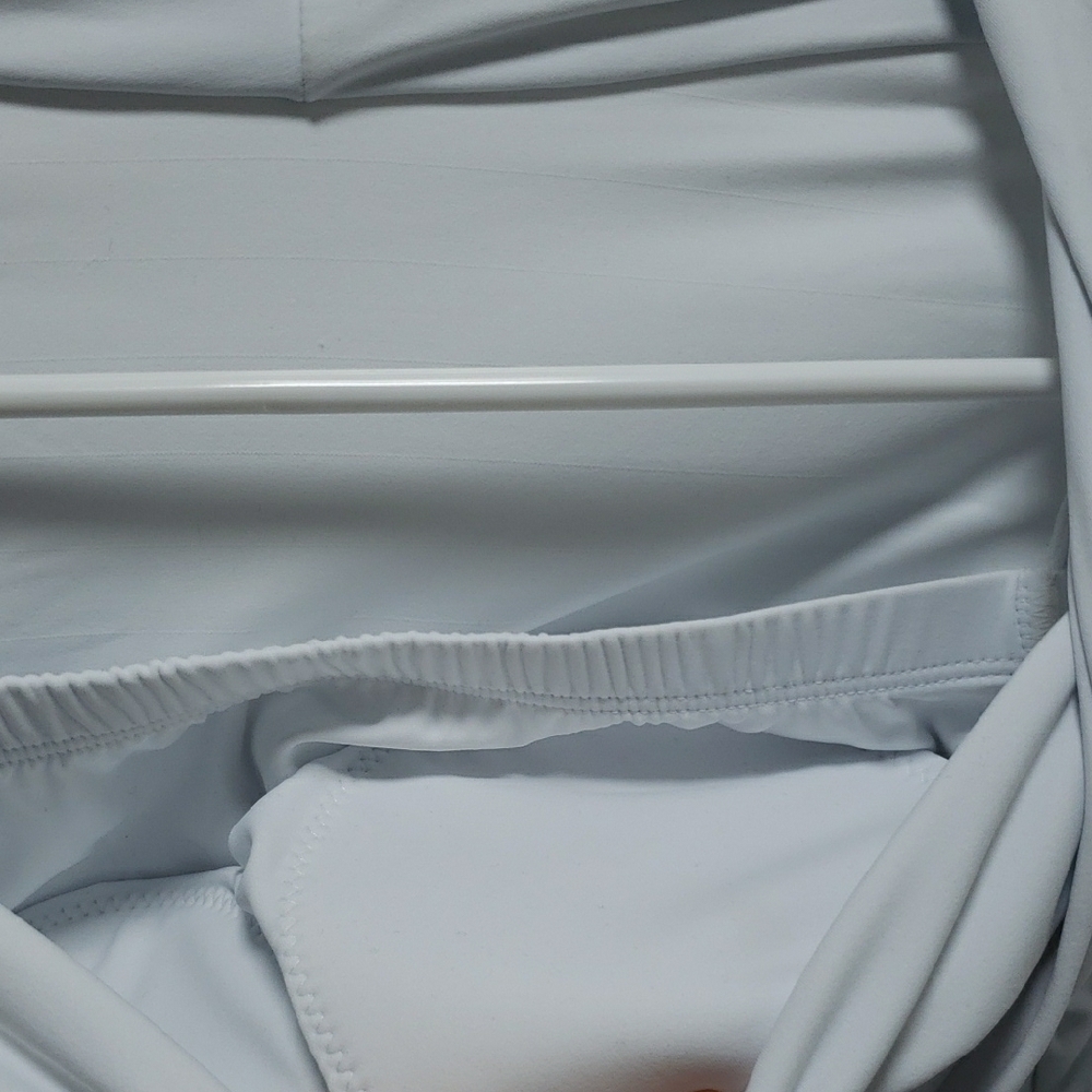 White Asymmetric Hem Long Sleeve Top - Picture 4 of 7